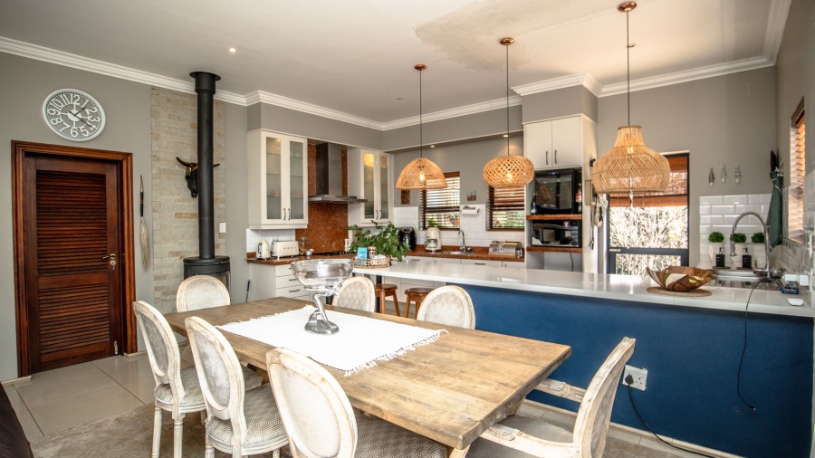 3 Bedroom Property for Sale in The Coves North West